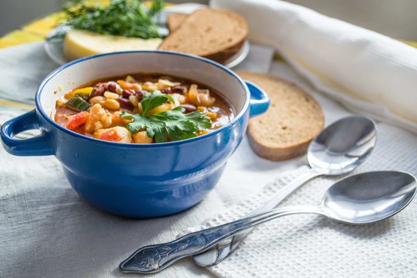 How to prepare a classic italian minestrone soup?